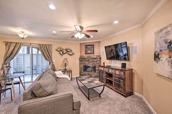 Charming Greenwood Village Condo w/ Patio!