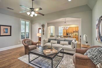 Classic Dallas Home ~ 6 Mi to Downtown!