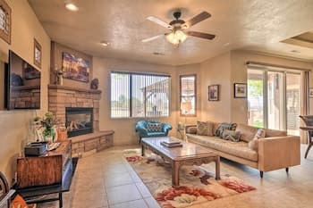 Elegant Kanab Home: Mtn Views & Hiking Trail!