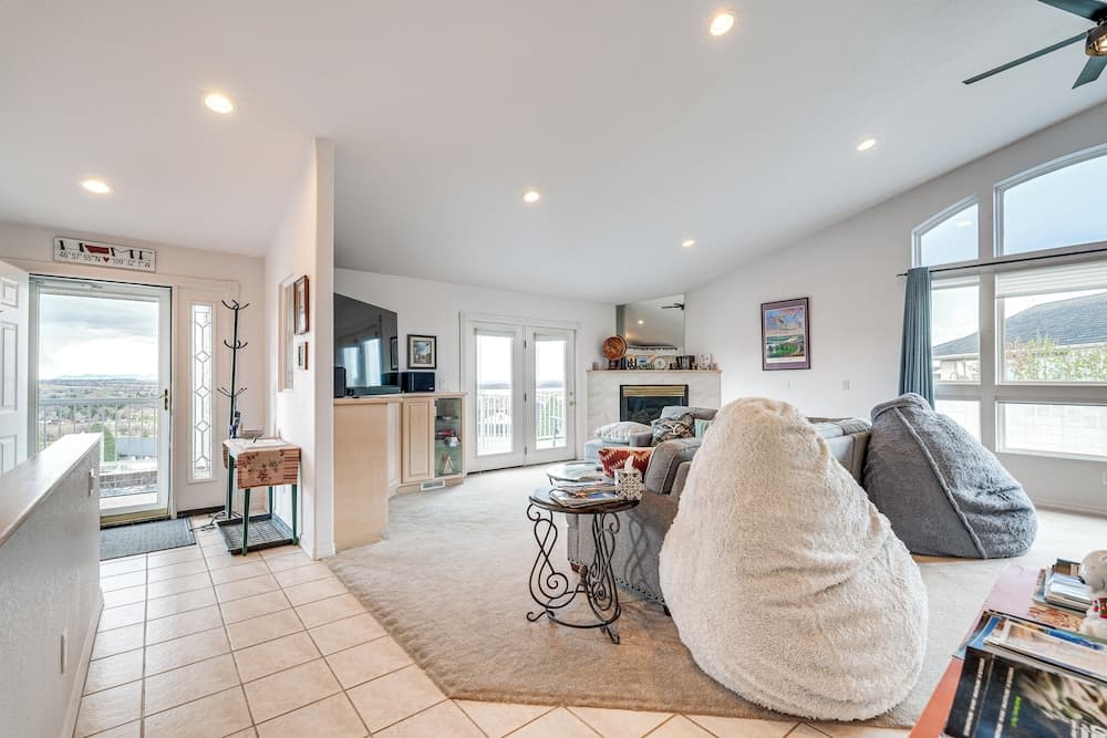 Inviting Great Falls Home w/ Wraparound Deck!