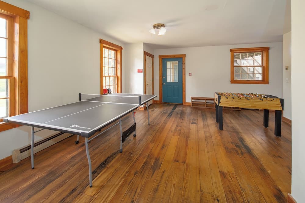 Mtn Views: Colonial Home on Kingdom Trails!