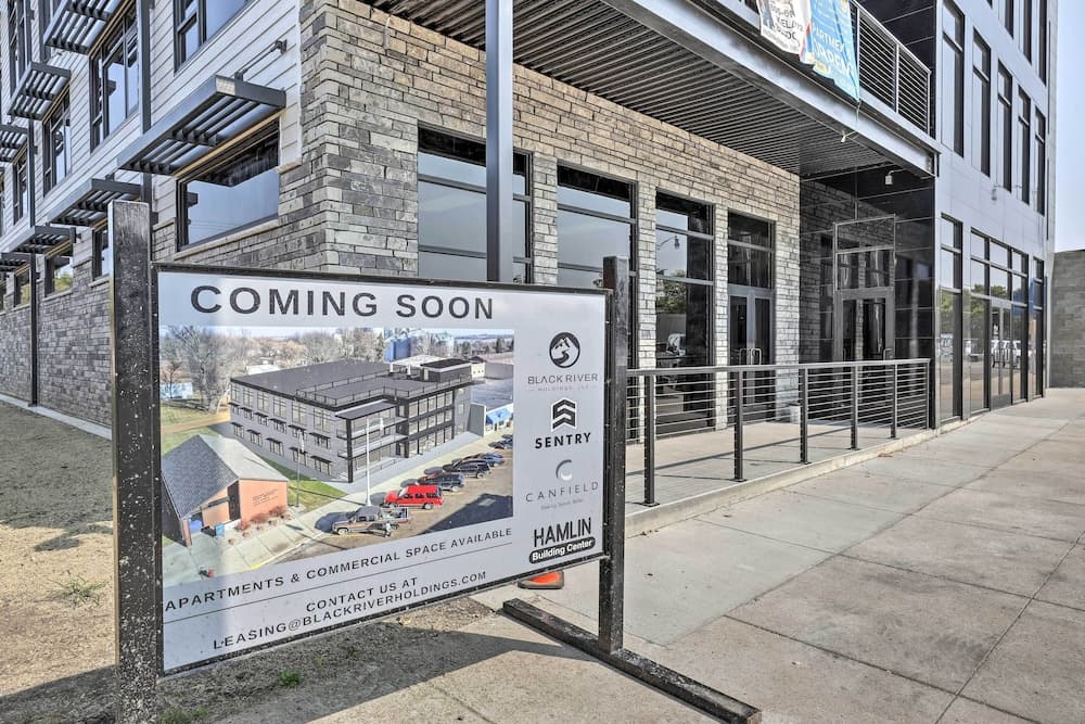 Lake Norden Apartment w/ Spacious Balcony!