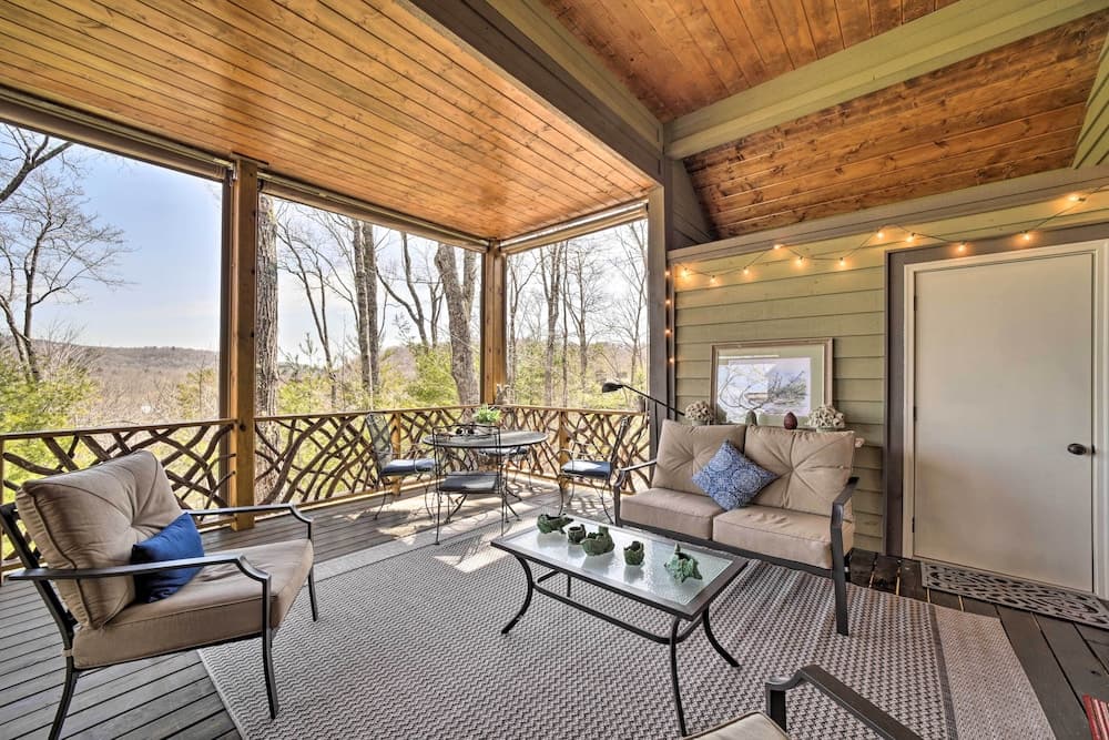 Beautiful Lake Glenville Townhome w/ Mountain View