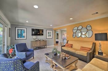 Colorful Houston Retreat w/ Relaxing Hot Tub!