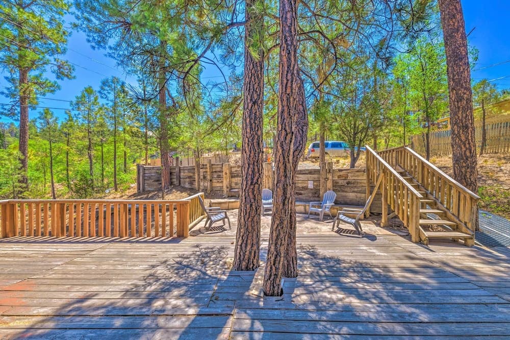 Relaxing Ruidoso Getaway w/ Spacious Deck!