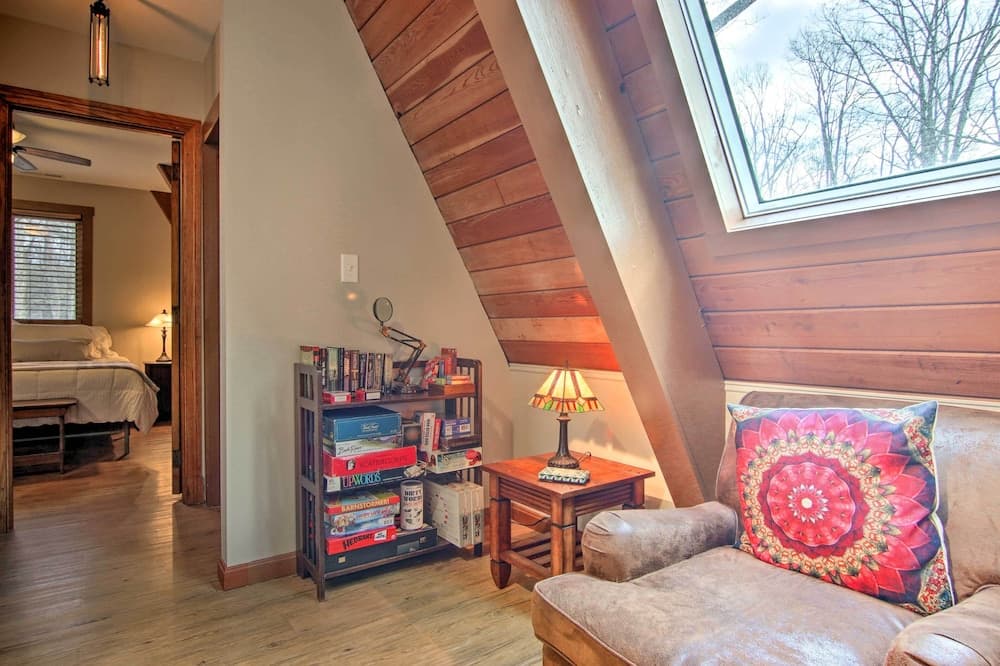 Peaceful Georgetown Home - 13 Mi to Lewes Beach!