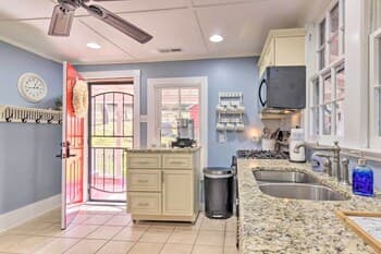 Picturesque Family Farmhouse Near Asheville!