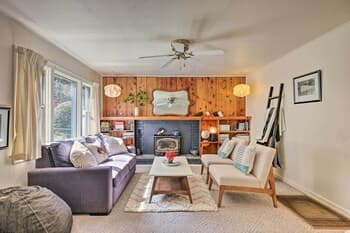 Idyllic Arnold Cabin: Walk to White Pines Lake!