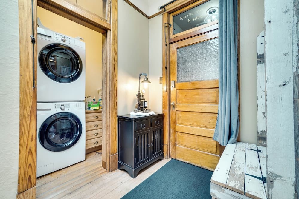 Vintage Downtown Laramie Apartment w/ Deck!