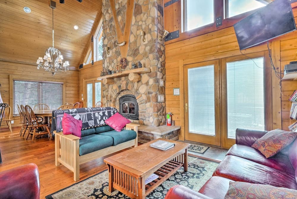 Spacious Fairplay Cabin w/ Deck & Dry Sauna!