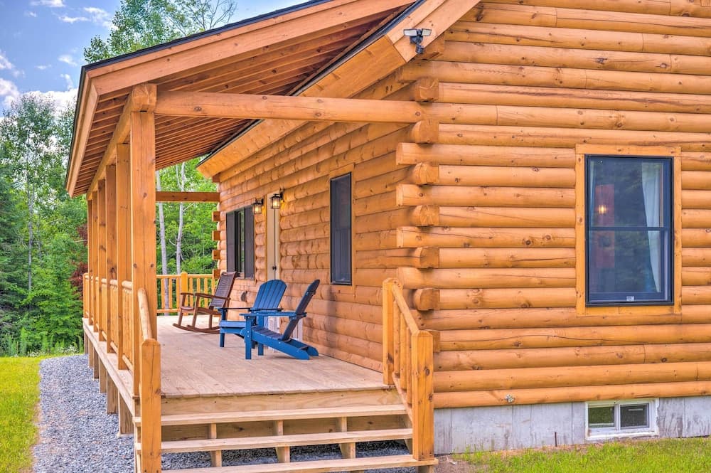 Peaceful North Haverhill Haven w/ Wood Fire Pit