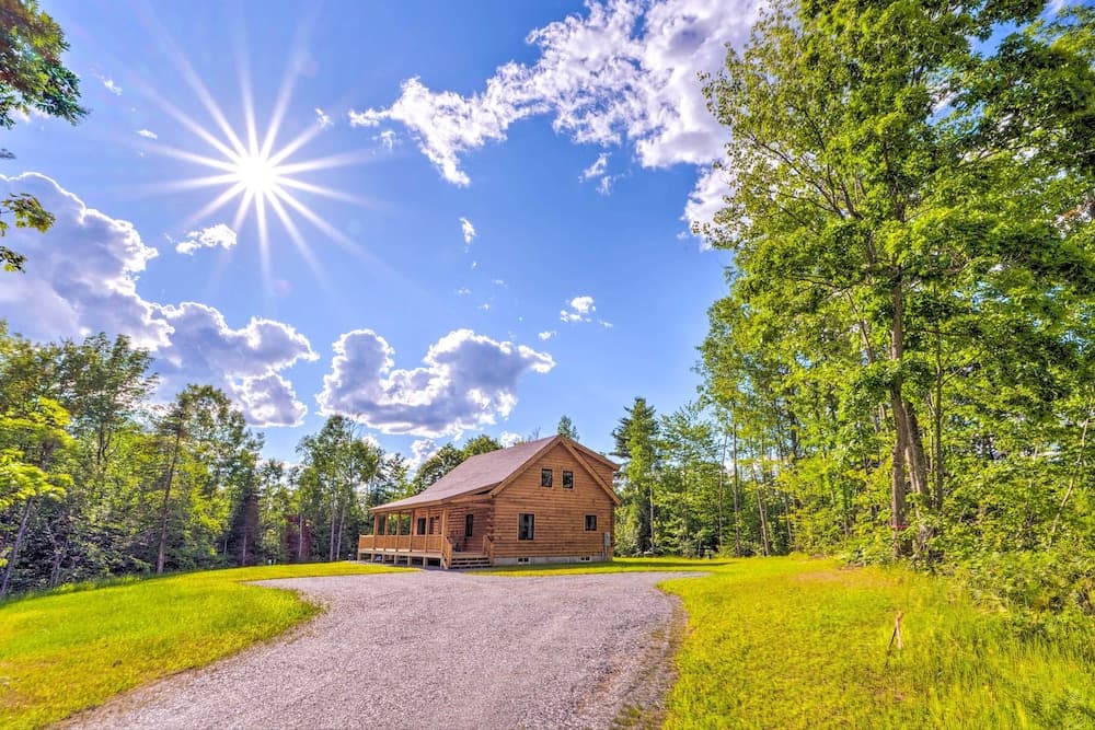 Peaceful North Haverhill Haven w/ Wood Fire Pit