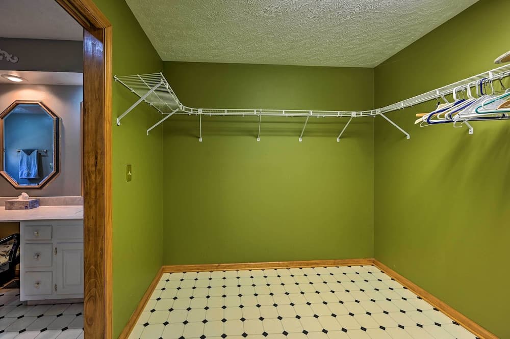 Serene Blue Ridge Getaway in Galax w/ Yard!