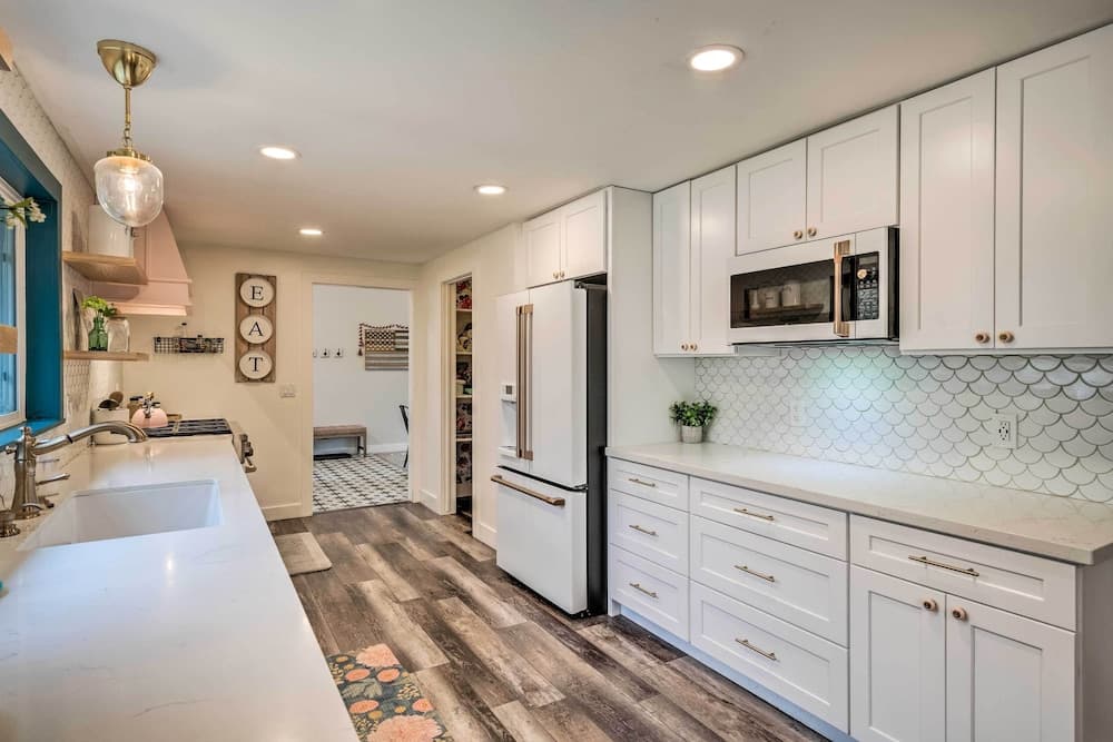 Spacious Layton Retreat w/ Private Hot Tub!