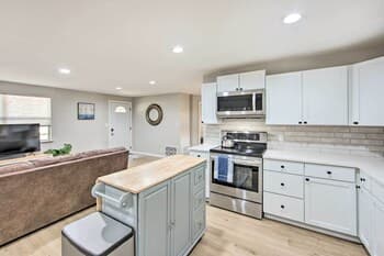 Waterfront Gun Barrel City Getaway w/ Grill!