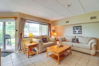 4-season Condo on Big Boulder Lake w/ Views!