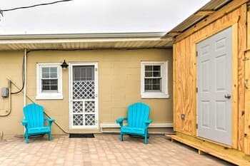 Bright Home 1 Min Walk to Public Beach Access