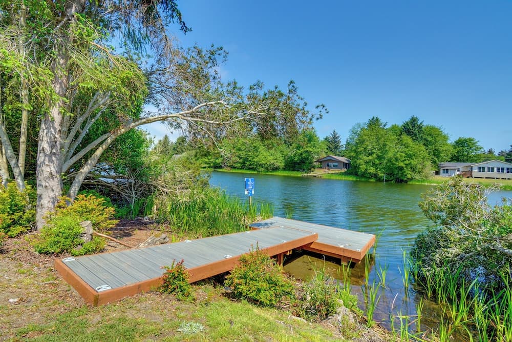 Dog-friendly Retreat w/ Dock & Waterfront Views