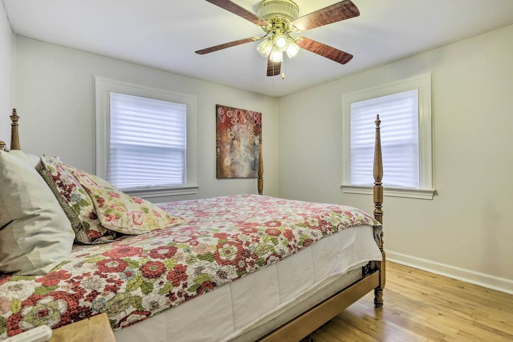 Charming Hamden Home: 2 Mi to Yale University