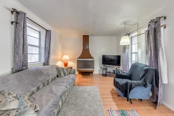 Cloudcroft Vacation Rental: 3 Mi to Skiing!