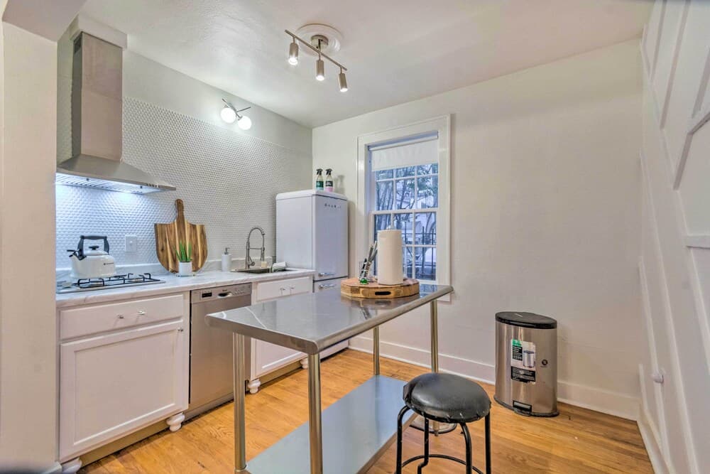 Charming Little Rock Condo: Walk to Downtown!