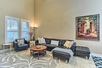 Gorgeous Plano Townhome w/ Patio & Grill!