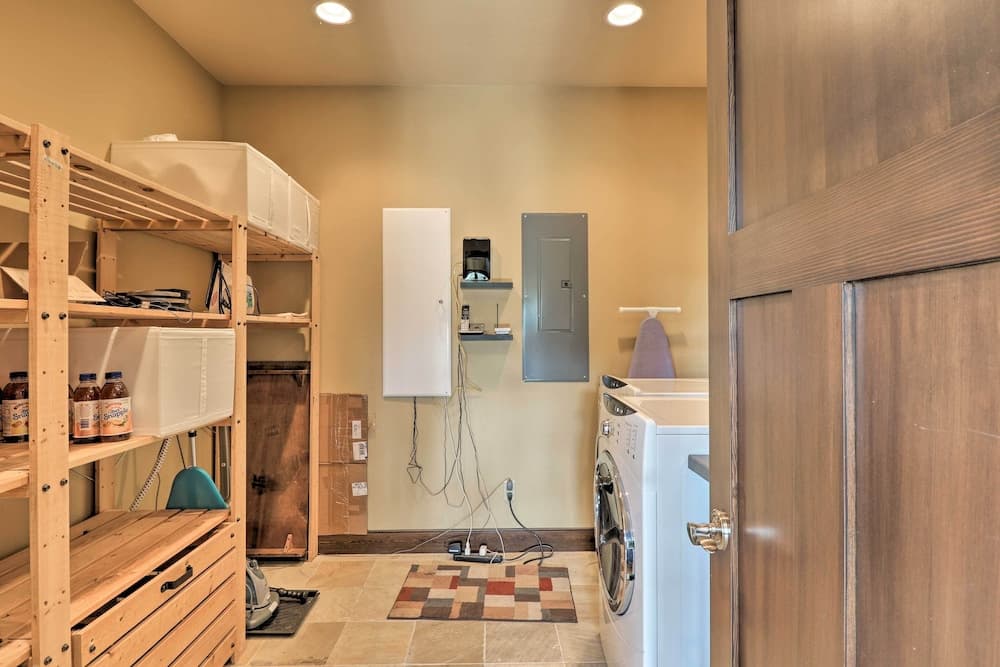 Downtown Condo Near Whitefish Resort & Lake!