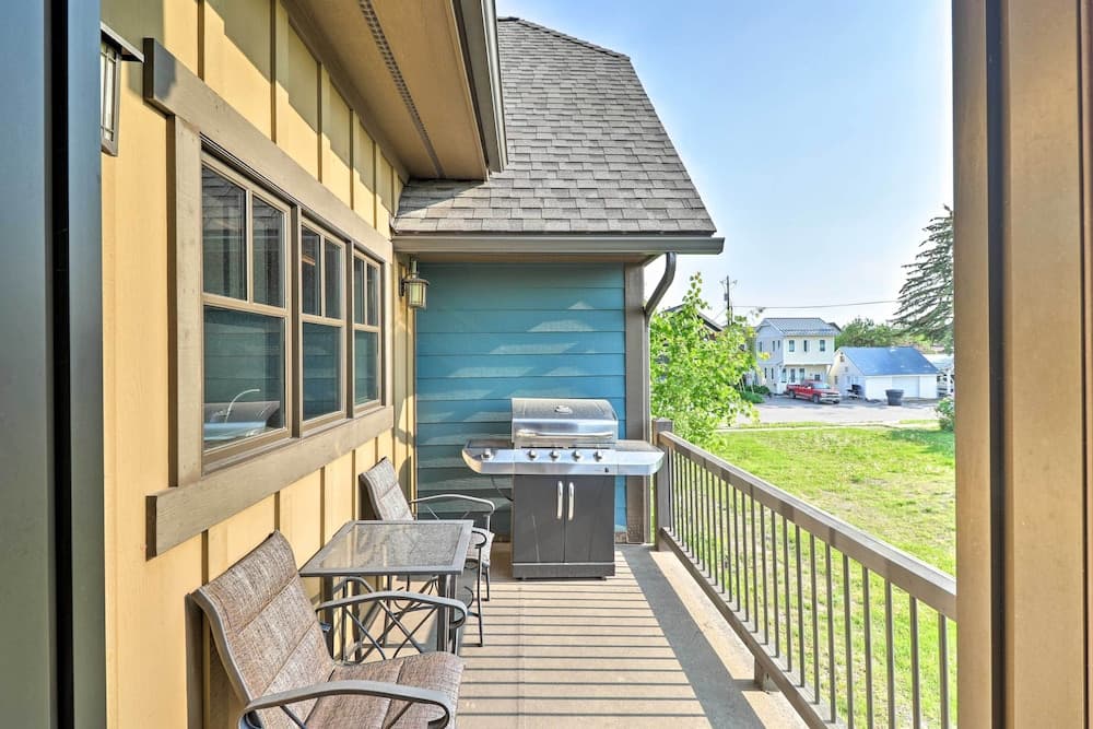 Downtown Condo Near Whitefish Resort & Lake!