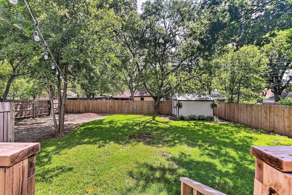 Historic + Fully Renovated Waxahachie Home!