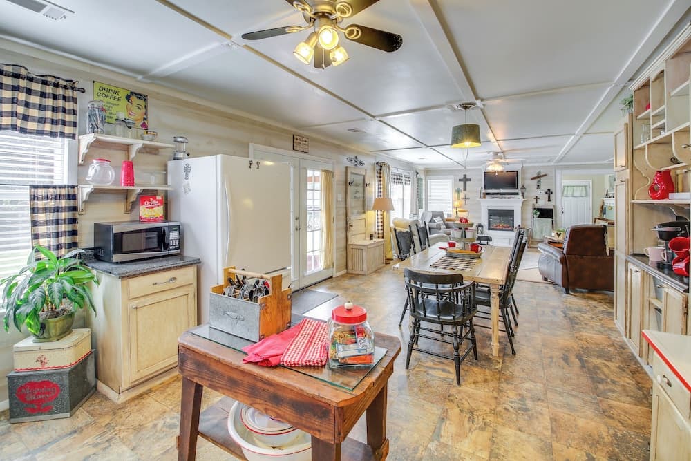 Home w/ Ouachita River & Lake Hamilton Access