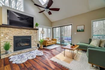 Lovely Poconos Cabin w/ Resort Amenities!