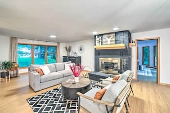 Michiana Shores Retreat w/ Deck + Fire Pit!