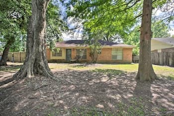 Luxe Cajun Home in Bayou Country, Near River Ranch