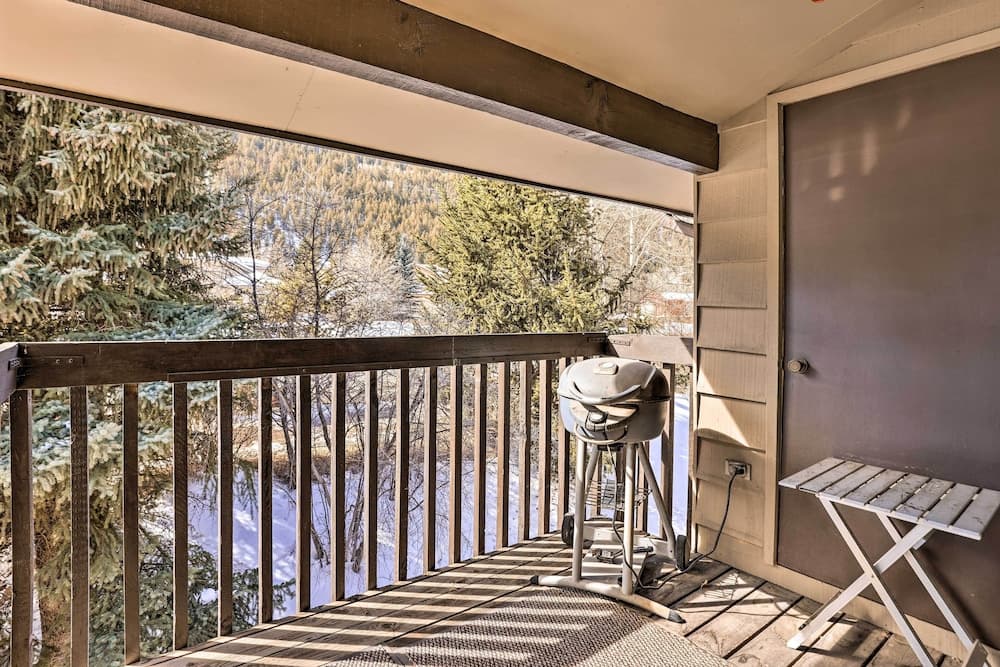 Inviting Mountain Condo w/ Balcony in Vail Valley!