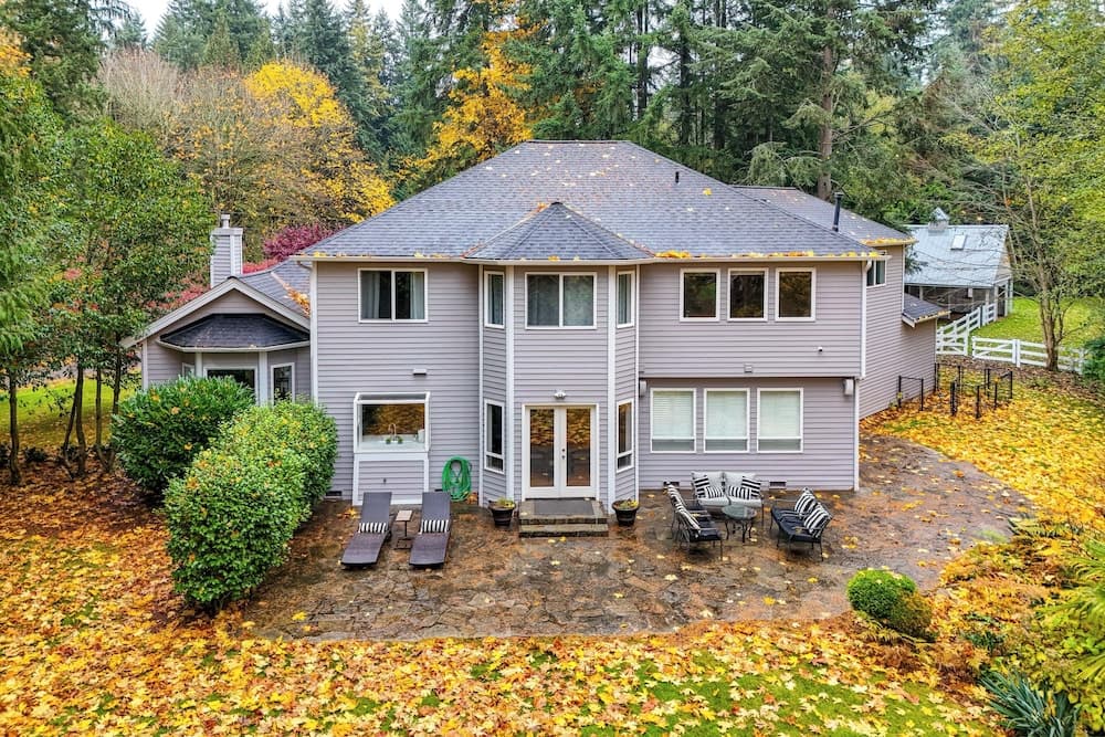 The Cedars' Spacious Group Getaway in Snohomish