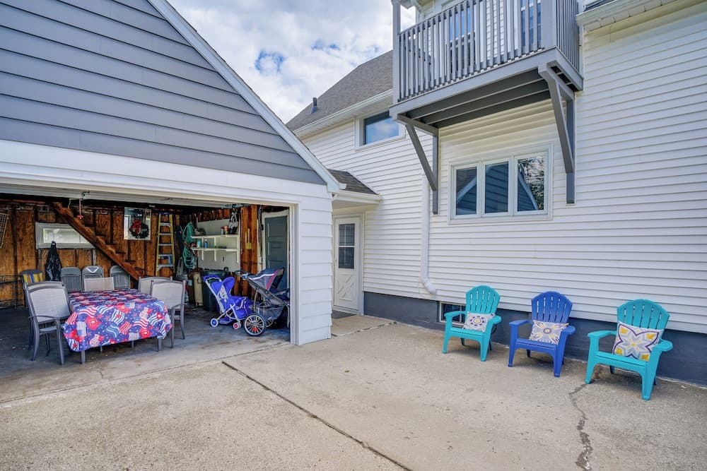 5 Mi to Point Beach State Forest: Home w/ Fire Pit