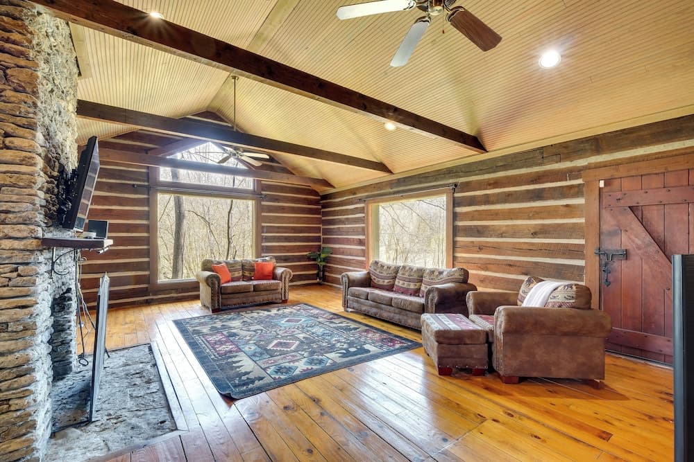 Spacious Prospect Cottage w/ Deck & Scenic Views