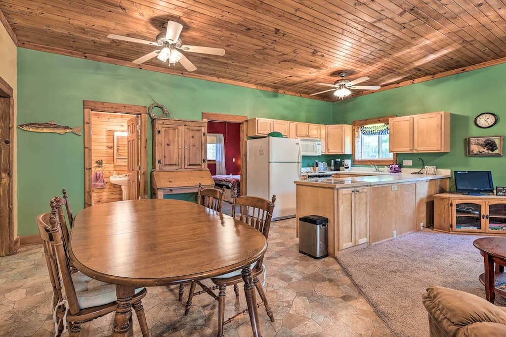 Secluded Bear Lake Getaway w/ Fire Pit & Porch!