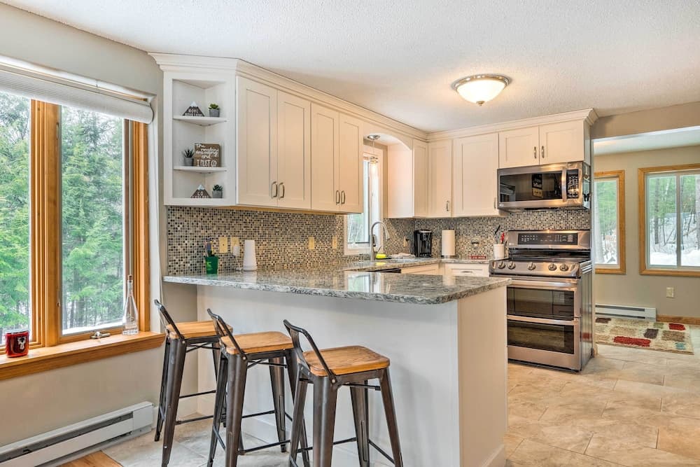 Campton Home w/ Mtn Views - Close to the Slopes!