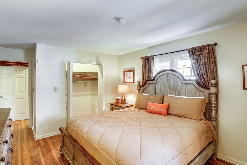 Dtwn Boone Home Walk to Appalachian State Campus!