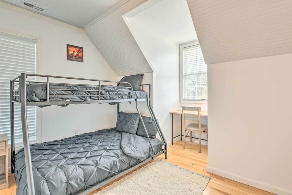 Cozy Bryson City Home w/ Fire Pit & Mtn Views!