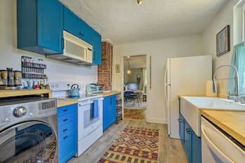 Eclectic Durham Home w/ Deck < 2 Mi to Dtwn!