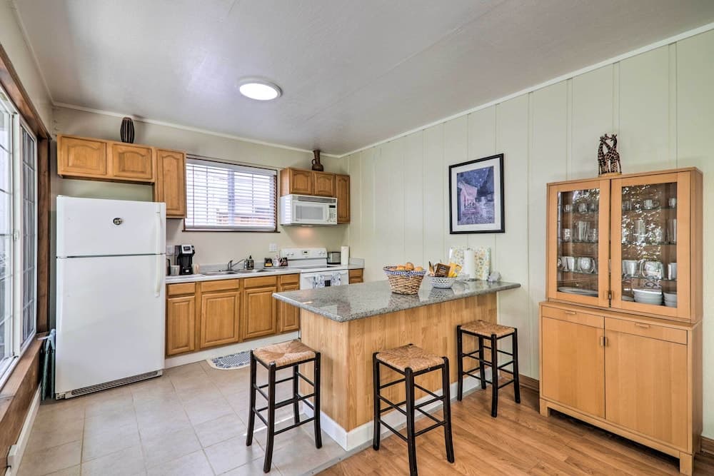 Peaceful Oakland Oasis w/ Private Yard!