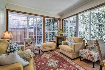 Peaceful Oakland Oasis w/ Shared Yard!