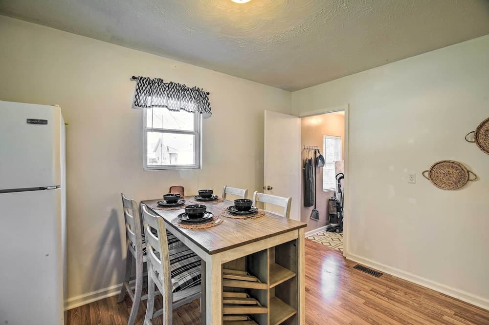 Pet-friendly Charleston Home w/ Fenced Yard!