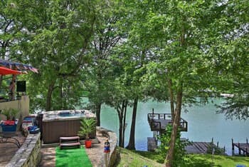Patriotic Lakefront Seguin Home W/dock & Deck