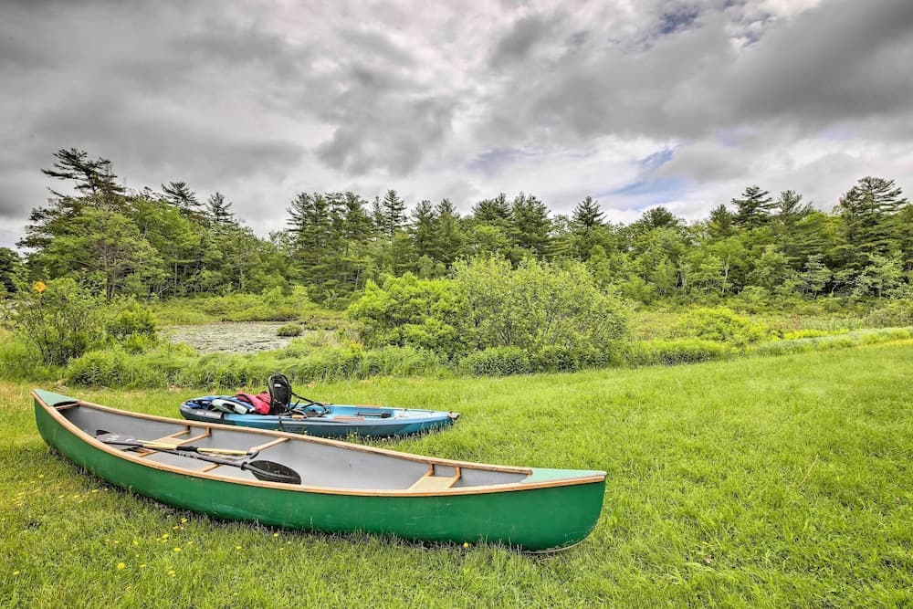 Pet-friendly Togus Pond Home: Kayak & Canoe!