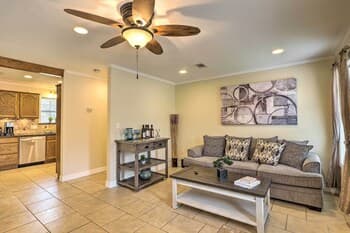 Pet-friendly Georgetown Home < 1 Mi to Dtwn!