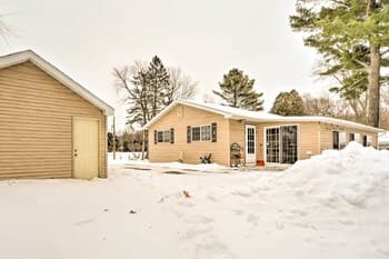 Quaint Mikana Cabin w/ Red Cedar Lake Access!