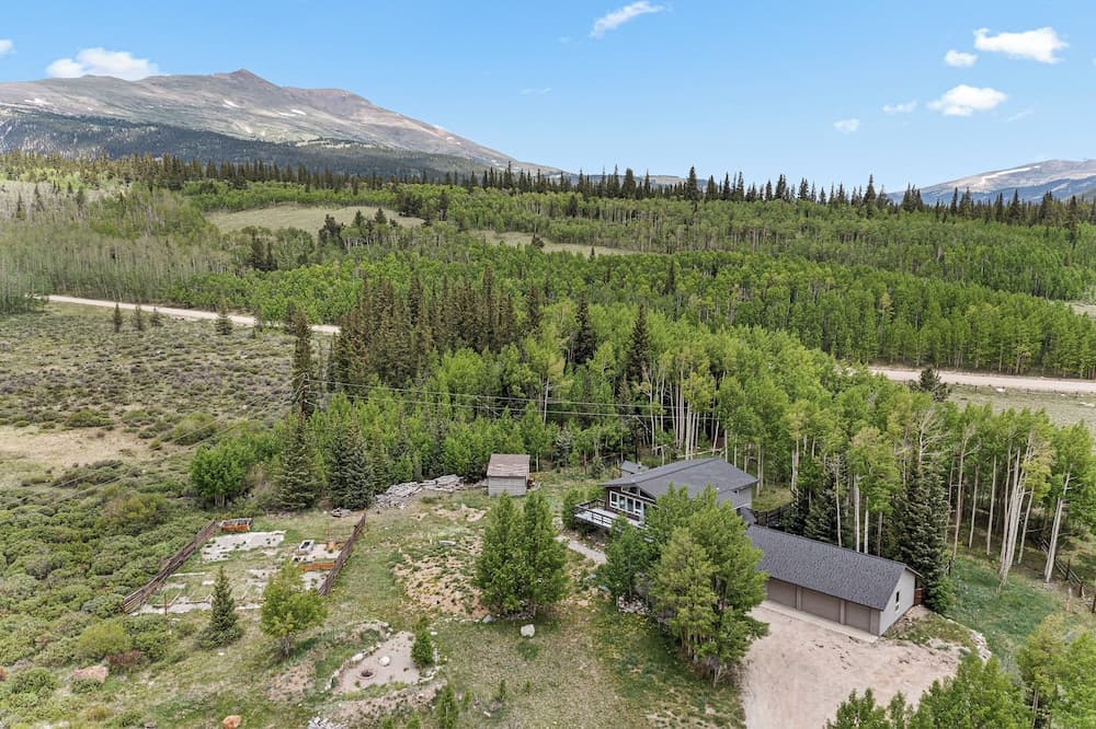 Quiet Alma Home w/ Deck - 20 Mi to Breckenridge!